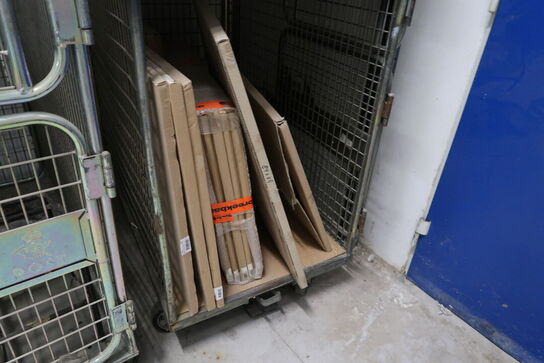 2 stk. pakkebure med div. Varelager