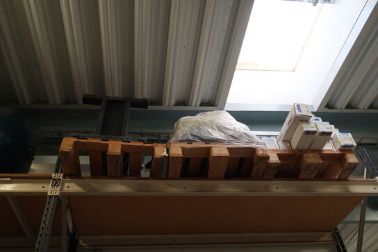 3 stk. paller med div. Varelager