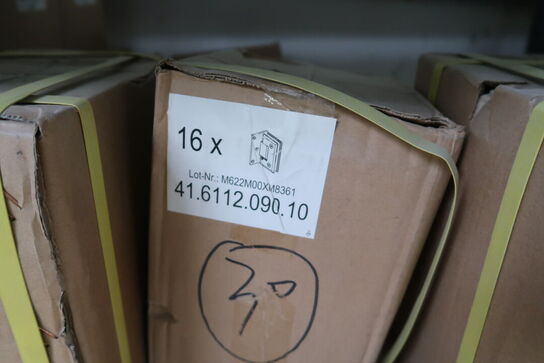 Paller med div. Varelager og rengøringsmidler