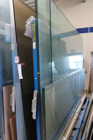 Div. Glas i reolssytem (reolsystem medfølger ikke)