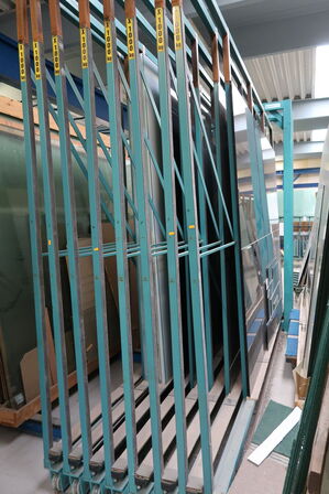 Div. Glas i reolssytem (reolsystem medfølger ikke)