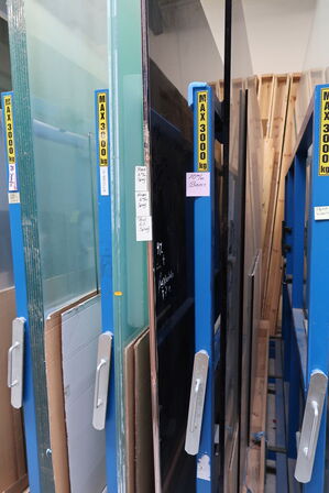 Div. Glas i reolssytem (reolsystem medfølger ikke)