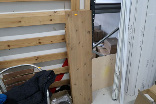 Opbevaringsbord med indhold m.m.