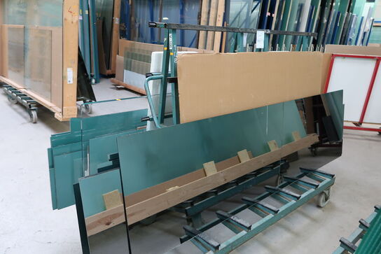 Opbevaringsvogn med div. Glas