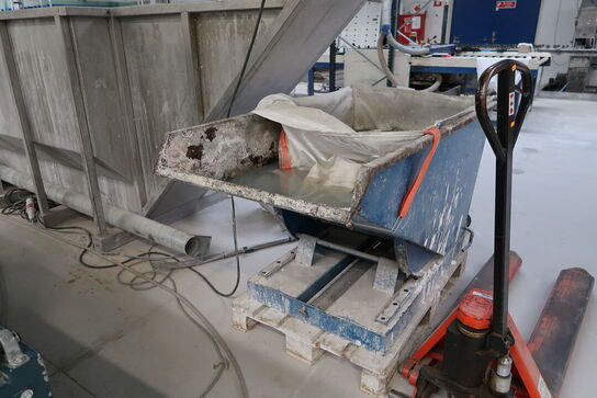 Vippecontainer med indhold