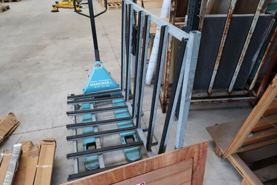 Opbevaringsvogn samt 3 stk. opbevaringsstativer