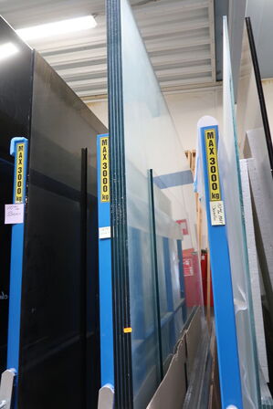 Div. Glas i reolssytem (reolsystem medfølger ikke)