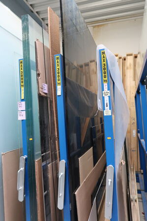 Div. Glas i reolssytem (reolsystem medfølger ikke)