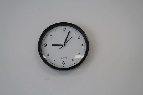 2 stk. Kantineborde med 14 stole + Højstol 