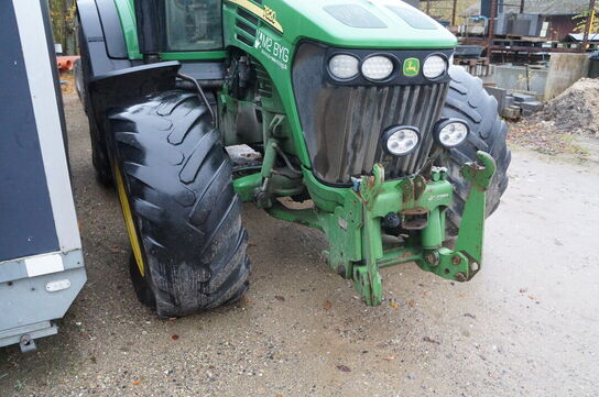 Traktor JOHN DEERE 7820