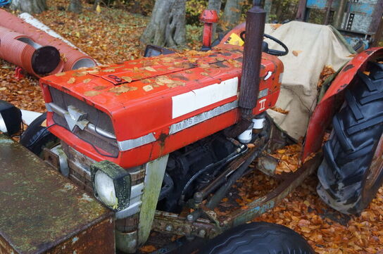 Traktor MASSEY FERGUSON 4m-1500 kg