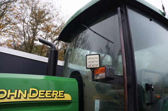 Traktor JOHN DEERE 7820