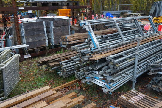 Stort parti HAKI stillads