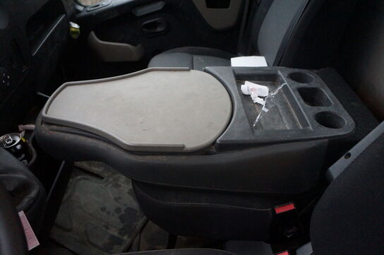 Ladbil RENAULT MASTER 2.3 DCI