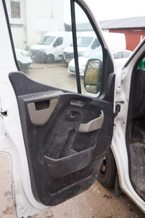 Ladbil RENAULT MASTER 2.3 DCI