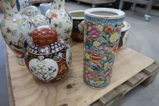 Diverse vaser og krukker