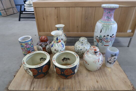 Diverse vaser og krukker