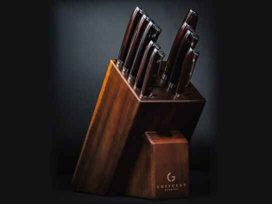 Stor knivblok i akacietræ.