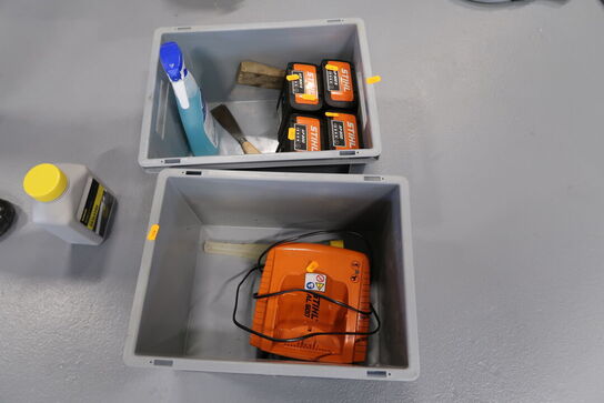 4 stk. batteri STIHL AP300S, AP200 samt lader STIHL AL 500