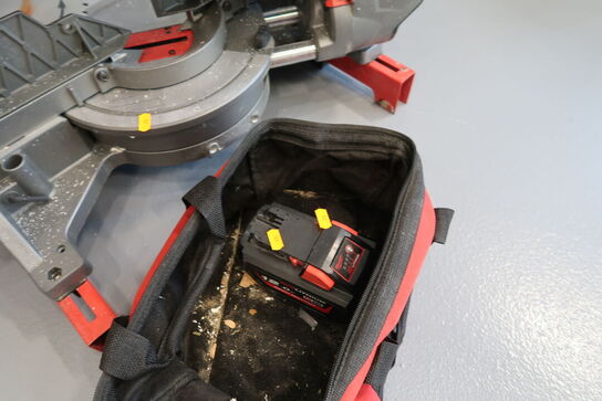 Akku kap-/geringssav MILWAUKEE M18 FMS254 med 2 stk. batterier