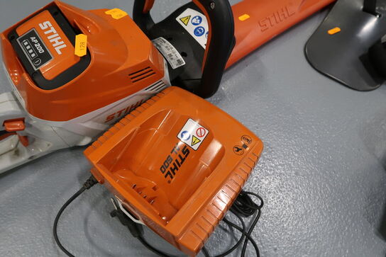 Akku hækkeklipper STIHL HSA 100 med batteri og lader
