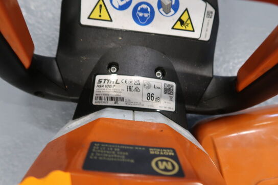 Akku hækkeklipper STIHL HSA 100 med batteri og lader