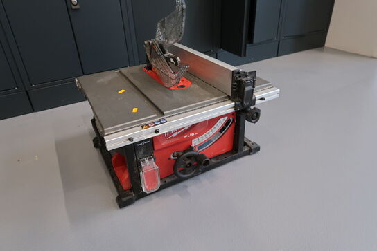 Bordrundsav MILWAUKEE M18 FTS210