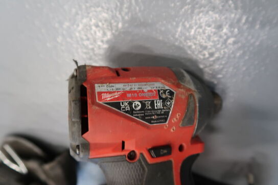 2 stk. akku håndværktøj MILWAUKEE M18 ONEID2 med 2 stk. batterier og lader