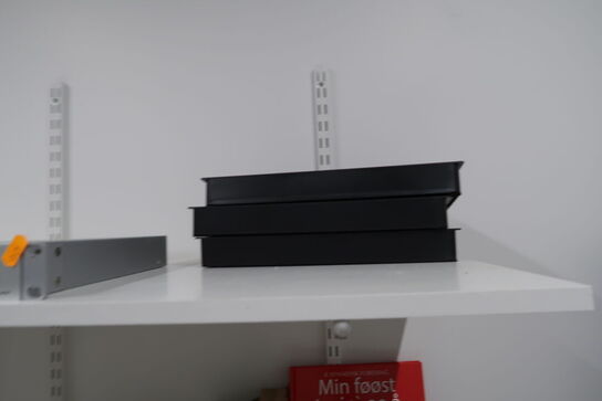 Div. Kabler, værktøj, varmeblæsere, wife beacon, router m.m.