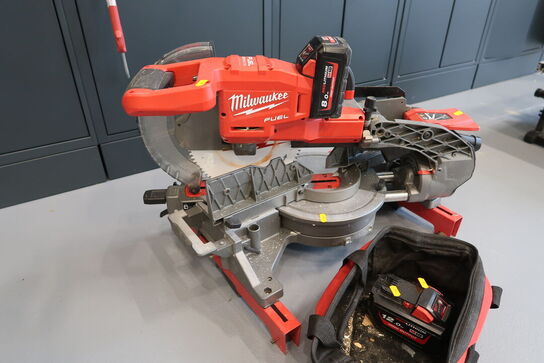 Akku kap-/geringssav MILWAUKEE M18 FMS254 med 2 stk. batterier