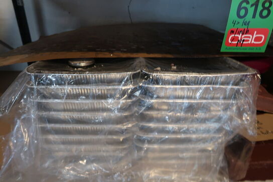 Lagerreol med indhold 