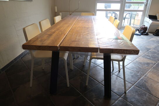 Plankebord med 8 stole