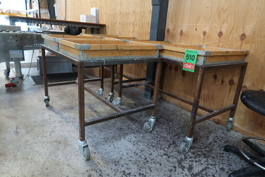 3 stk. Rulleborde med indhold 