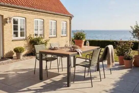 "Cinas havemøbelsæt - teaktræsbord med 4 stole"