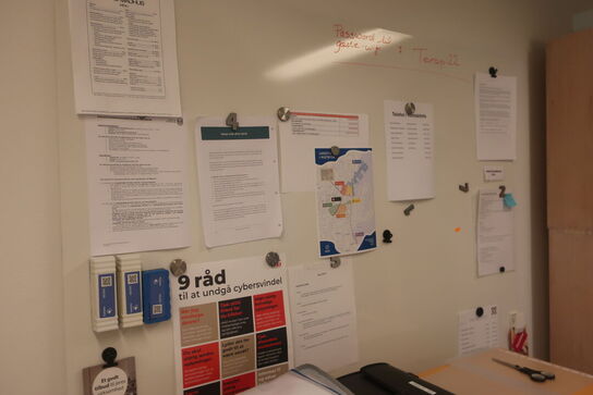 Reol / Whiteboard / bord m.m.