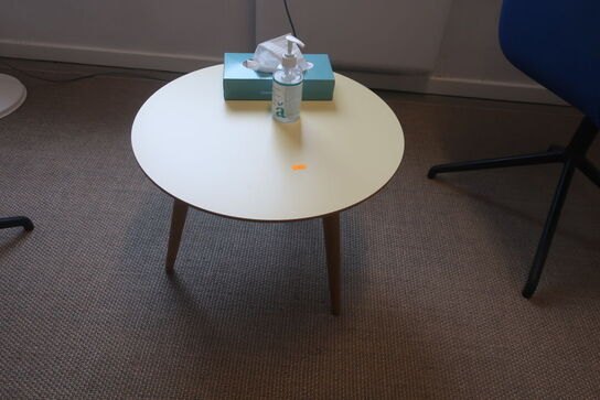 2 stk. stole MUUTO / bord / tæppe m.m.