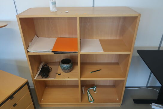 El. hæve/sænke skrivebord med skuffesektion / reol m.m.