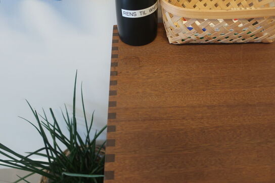 Reol / plante / bøger m.m.