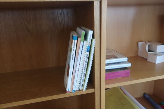 4 reolsektion med indhol