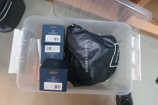 2 stk. reolsektioner med indhold