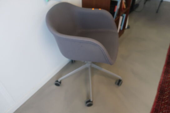 Stol MUUTO Swivel