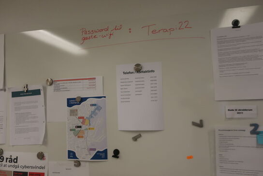 Reol / Whiteboard / bord m.m.