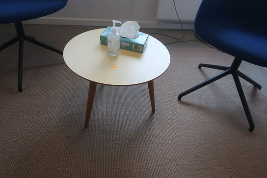 2 stk. stole / bord / tæppe m.m.