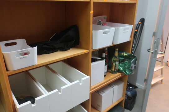 Reolsektion med indhold