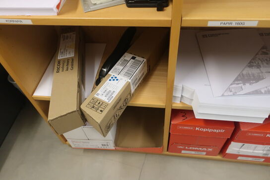 Reol / Whiteboard / bord m.m.