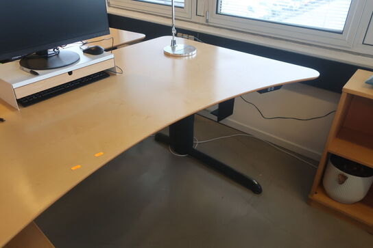 El. hæve/sænke skrivebord med skuffesektion m.m.