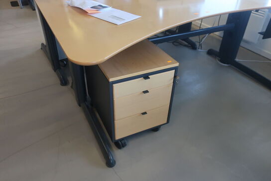 El. hæve/sænke skrivebord med skuffesektion m.m.