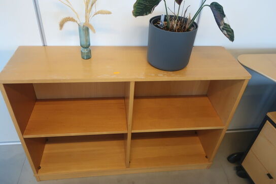 El. hæve/sænke skrivebord med skuffesektion / reol m.m.