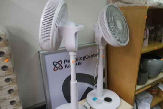 Reol / ventilatorer / skilt m.m.