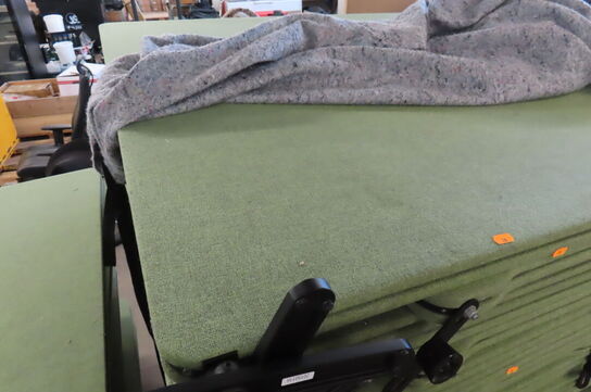 Palle med akkustikvægge / rumdelere 